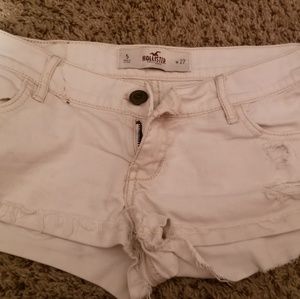 White Hollister shorts